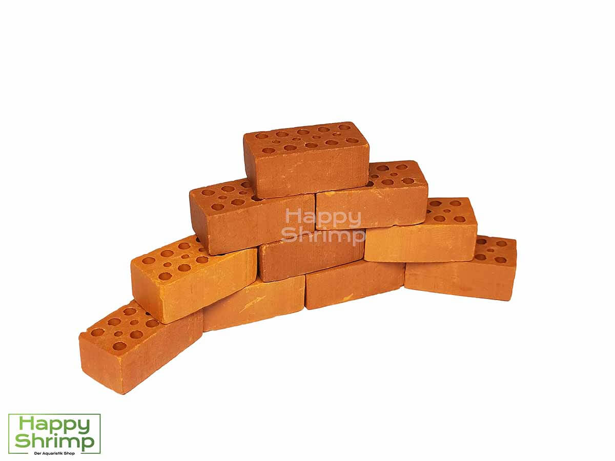 Mini Ziegel eignen sich optimal für dein Garnelen Aquarium. Aber auch für Aquarien mit Welsen oder Krebsen sind diese kleinen Dekoration Steine aus natürlichem Ton geeignet.